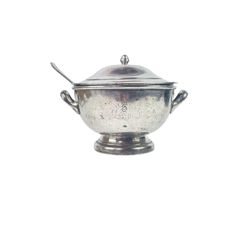 84 - New Zealand Shipping Co Mappin & Webb silver plated flatware, etc. Comprising a soup tureen, cover, ... 