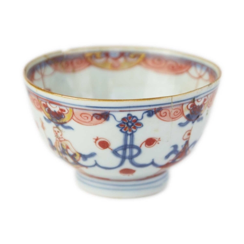 101 - A Chinese porcelain bowl, circa 1700. With Dutch style decoration, height 7cm, width 11.5cm.