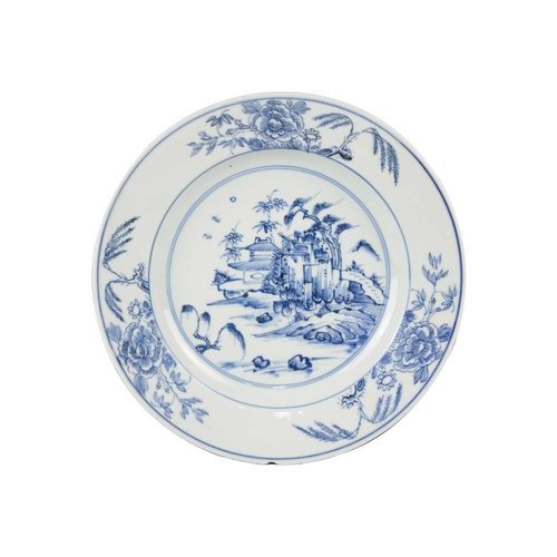 113 - Two Chinese blue and white plates, early 18th century. Diameters 32cm and 23cm. (2)