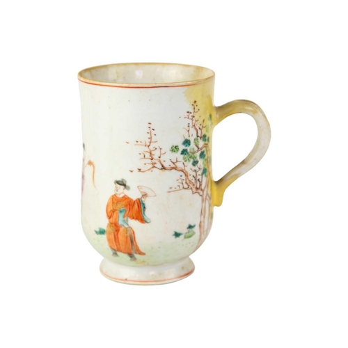 94 - A Chinese famille rose porcelain mug, Qianlong. With figures in a landscape including on horseback, ... 