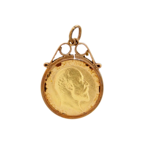 15 - A 1910 half sovereign coin 9ct mounted pendant. Weight 5.4g.