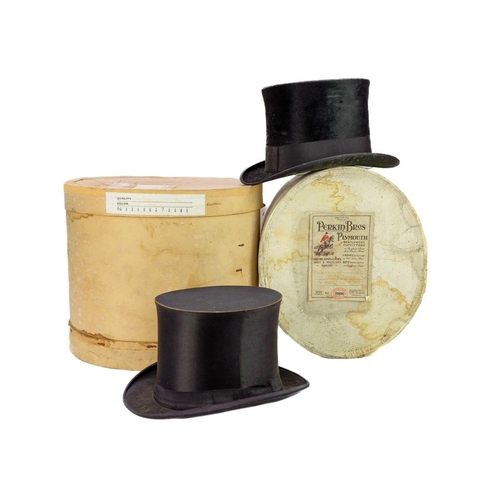 284 - A French silk top hat H Reneaud 78 Rue de Paris Brest label. Together with a moleskin top hat, three... 