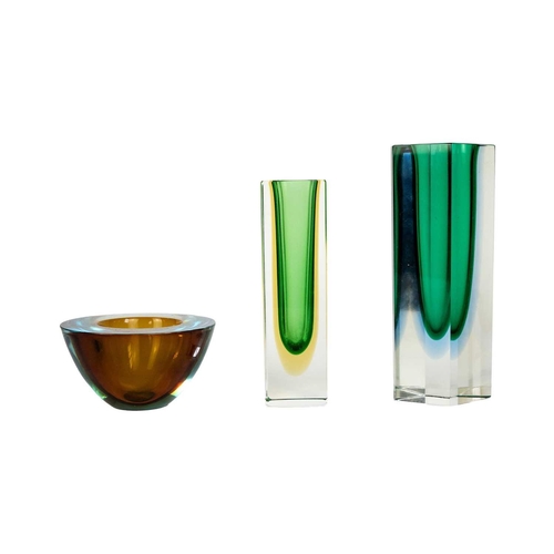 408 - Murano glass in the manner of Flavio Poli. Five vases, a teardrop paperweight and a dish, in the Som... 