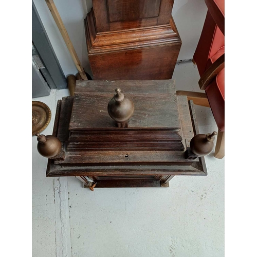 534 - An 18th century oak cased eight-day longcase clock by Edward Barlow, Oldham. The 31cm (12