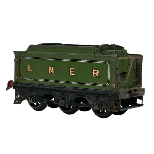 544 - A Hornby O gauge LNER 4-4-2 20v electric Flying Scotsman and tender. Number 4472.