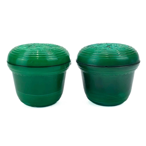 707 - A collection of mostly Davidson malachite pressed glass. To include, a circular box and cover, two s... 