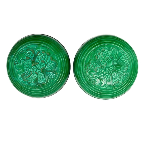 707 - A collection of mostly Davidson malachite pressed glass. To include, a circular box and cover, two s... 