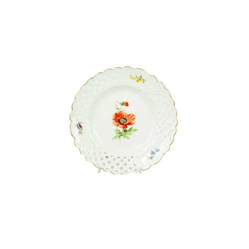 782 - A set of five Meissen Hausmaler ribbon plates and a similar larger plate. Each painted a differing f... 