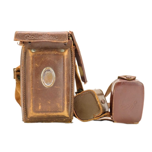 92 - A Rollieflex Compur-Rapid twin reflex camera. No 1063576, with fitted leather case.