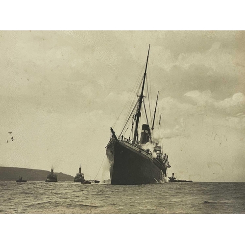 160 - Shipwreck Photographs The Lizard, Mullion, Porthallow &c. &c. Gibson postcard showing the barque 'Gl... 