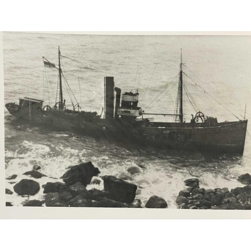 165 - Shipwreck Photograph The Dorest Coast A large collection in one folder of mostly later prints, wreck... 