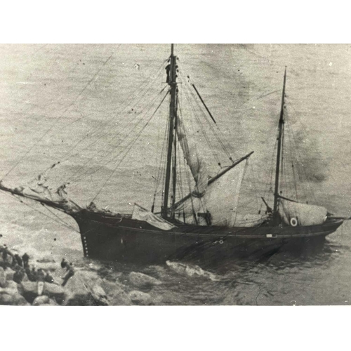 165 - Shipwreck Photograph The Dorest Coast A large collection in one folder of mostly later prints, wreck... 