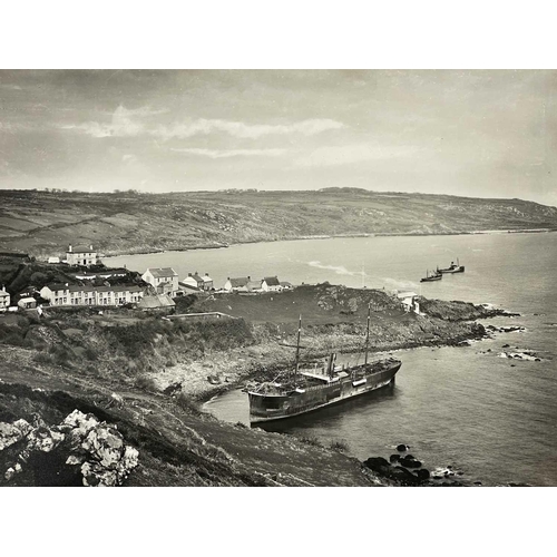 176 - Shipwreck Photographs The Gibsons of the Scilly Islands. Five large photographs Showing two views of... 