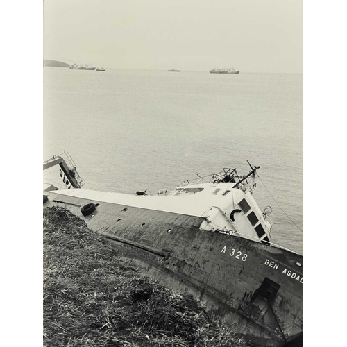 187 - Shipwreck Photographs Falmouth, Maenporth, St. Mawes &c. &c. The steel barque 'Andromeda' on Killyge... 