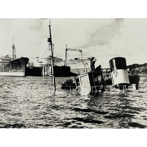 187 - Shipwreck Photographs Falmouth, Maenporth, St. Mawes &c. &c. The steel barque 'Andromeda' on Killyge... 