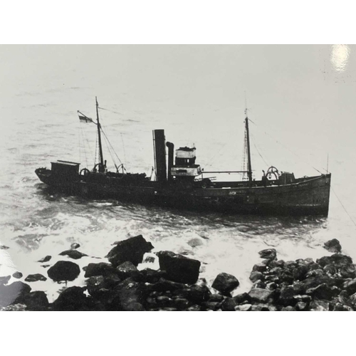 188 - Shipwreck Photographs A large collection of modern reprints Approximately a hundred photographs on 1... 