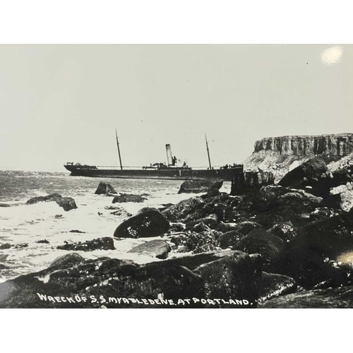 188 - Shipwreck Photographs A large collection of modern reprints Approximately a hundred photographs on 1... 