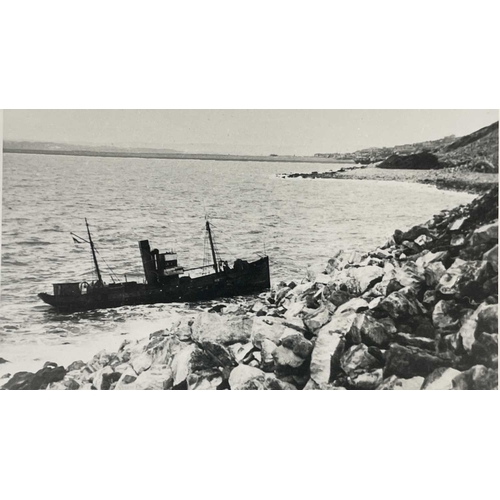 188 - Shipwreck Photographs A large collection of modern reprints Approximately a hundred photographs on 1... 