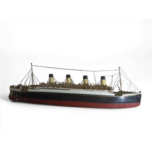 109 - A model of the RMS Titanic A fine reproduction of the world's most famous liner, the decking with fi... 