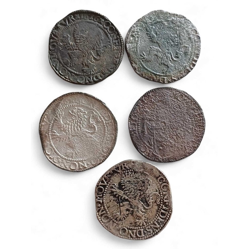 689 - Dutch East India Company 'Campen', 1627. Five various Lion daalder wreck coins. Total weight 124.4g.