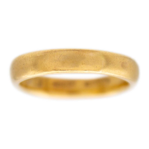 134 - A 22k gold wedding band Hallmarked Birmingham 1918, size R, 7.82g.