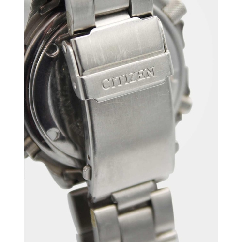 139 - CITIZEN - A Promaster Aqualand quartz stainless steel gentleman's diver's bracelet wristwatch. Cal. ... 