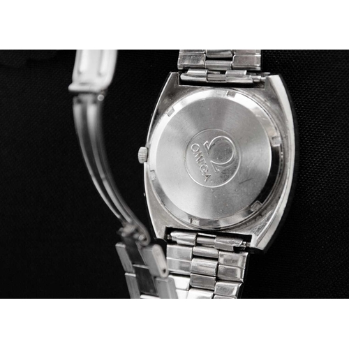 60 - OMEGA - A Geneve Megaquartz 32 KHz stainless steel gentleman's bracelet wristwatch. The signed silve... 