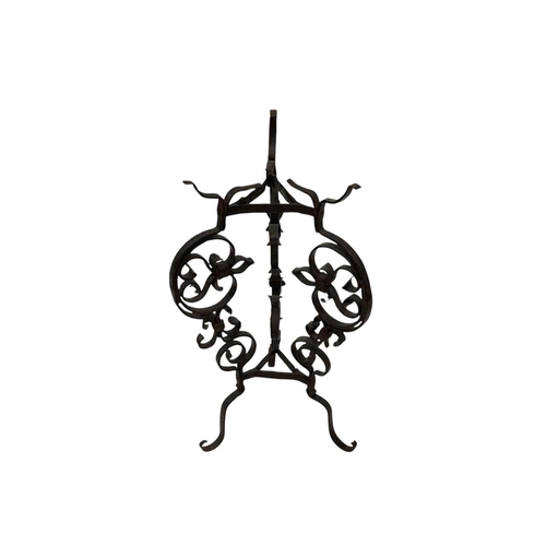 1128 - An Italian wrought iron lavabo stand. 16th/17th century, with scroll decoration, height 68cm. Mollie... 