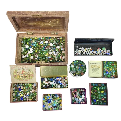 113 - A vast collection of marbles. Many hundreds, including coloured and opaque examples, some earlier, c... 