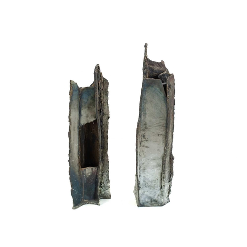 1134 - § Paula Downing (1948). Two sculptural ceramic pieces 'Rift', impressed personal seal marks and titl... 