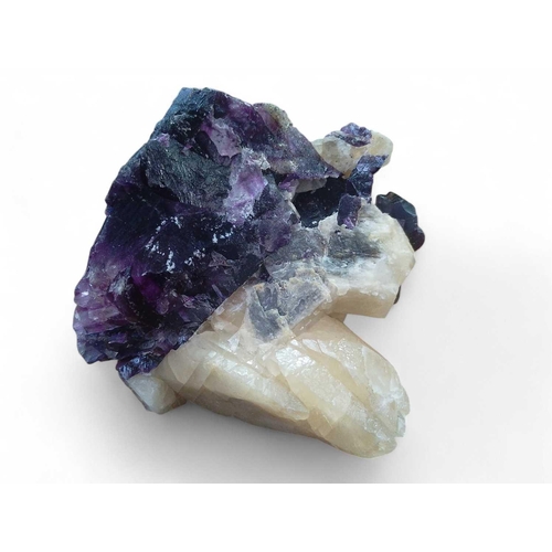 225 - Minerals Calcite on Flourite Originating from Rosiclare, Illinois, USA, 17cm x 14cm.