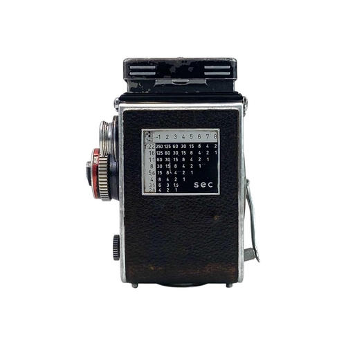 70 - A Franke & Heidecke Synchro-Compur Rolleiflex twin-lens camera Number 794539, with a Carl Zeiss Nr22... 