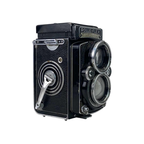 70 - A Franke & Heidecke Synchro-Compur Rolleiflex twin-lens camera Number 794539, with a Carl Zeiss Nr22... 