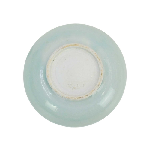 1017 - § Michel FRANCOIS (XX-XXI) Bowl Porcelain, impressed seal to base, diameter 16.5cm.