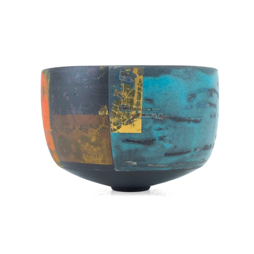 1021 - § Tony LAVERICK (1961) Bowl (2013) Porcelain, signed and dated '13 to base, diameter 16cm.