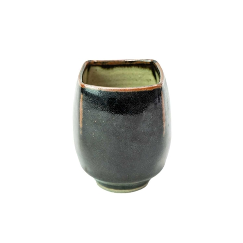 1034 - § Nic HARRISON (1949) Yunomi Stoneware, impressed seal to base, height 10cm.