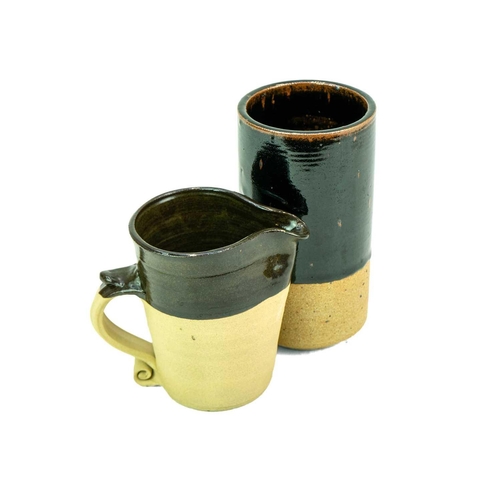 1040 - § Jeremy LEACH (1941) Two pieces Teapot, impressed seals to base, height 19cm Jug, impressed seals t... 