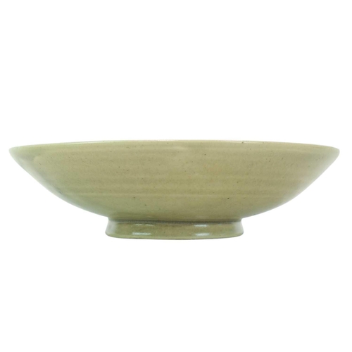 1041 - § James WALFORD (1913-2003) Footed Bowl Stoneware, incised mark to base, diameter 23cm.