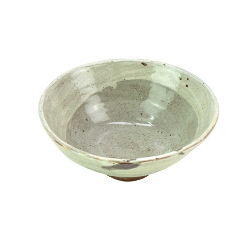 1044 - § Shoji HAMADA (1894-1978) Footed Bowl Stoneware, height 7cm.