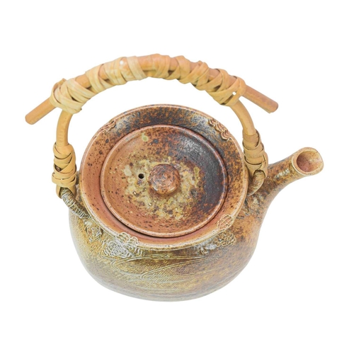 1070 - § Barry HUGGETT (XX-XXI) Teapot Stoneware, impressed seal, height including handle 25cm.