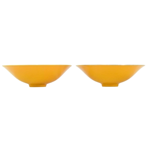 1104 - § George WILSON (1924-2004) Two bowls Porcelain with yellow glaze and manganese rims, each with inci... 