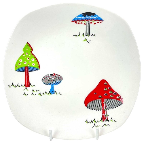 268 - A collection of Midwinter stylecraft tableware. Six plates with a toadstool design, a Midwinter sala... 