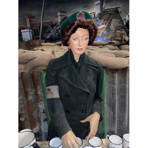 1003 - ± Britain in the Blitz WVS Lady serving teas A Womens' Voluntary Service figure wearing a WVS CD ber... 