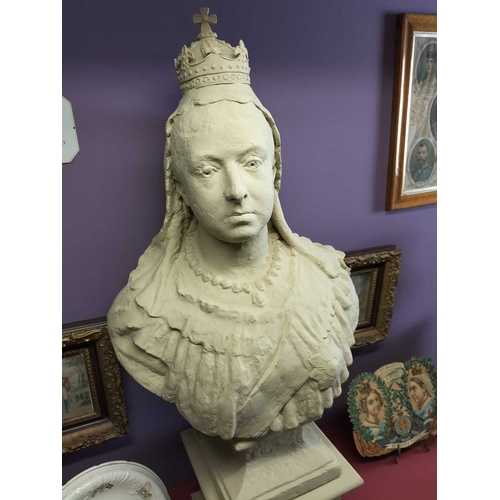 1071 - ± Entrance Queen Victoria a collection A large plaster bust of Queen Victoria 84 H cm together with ... 