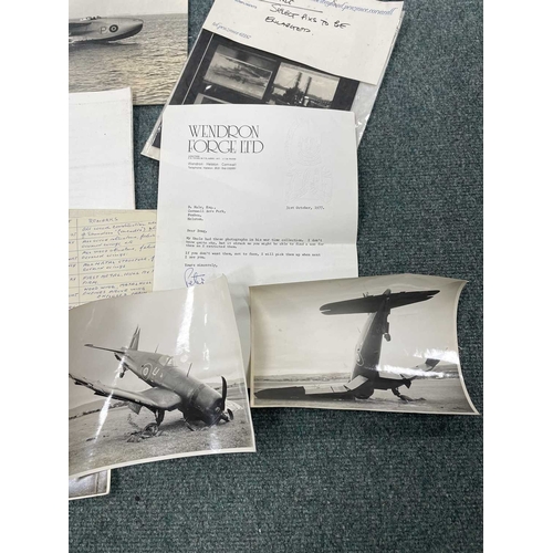 1122 - ± Entrance RAF & Navy Ephemera. A collection of RAF & Navy ephemera comprising photographs, WWII nav... 