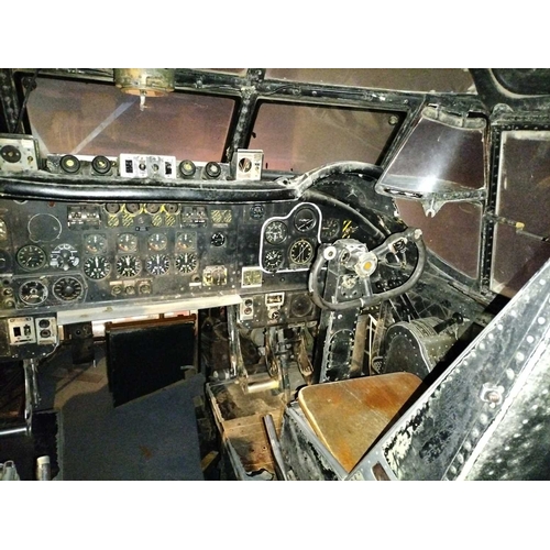 1141 - ± Shackleton Avro Shackleton T Mk 4 fuselage section Avro Shackleton T Mk 4 Fuselage section and fli... 