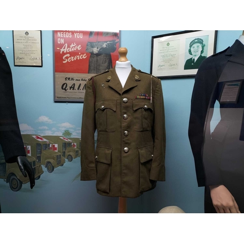 1186 - ± The War Gallery Medical Corp and WW2 Nurse interest A WW2 Royal Medical Corp jacket , two dressed ... 