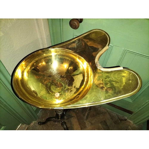 370 - ± E Thomas Gentleman's Hairdresser Hairdresser's Brass Hair Washing Bowl A Hairdresser's Brass Hair ... 