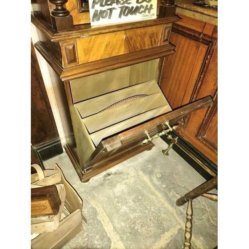 427 - ± The Pheasant Inn Mechanical Music An impressive floor-standing 19 5/8 inch Drop a Penny in the Slo... 