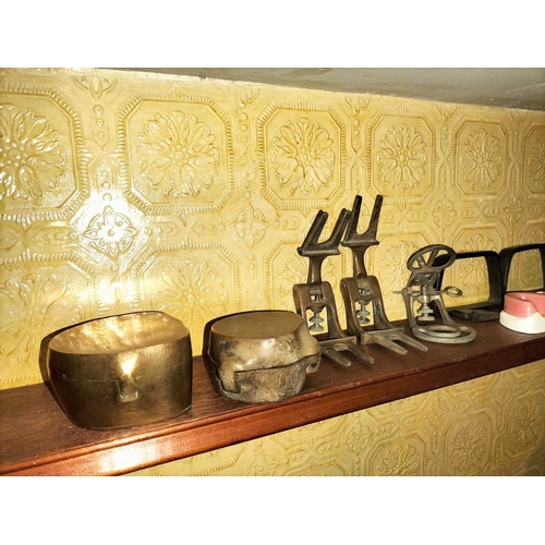 747 - ± Eli Reuben Dentist Bronze denture moulds and related items A large group of denture mould related ... 